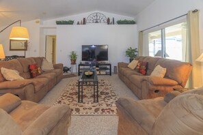 Flachbildfernseher, DVD-Player, Videothek