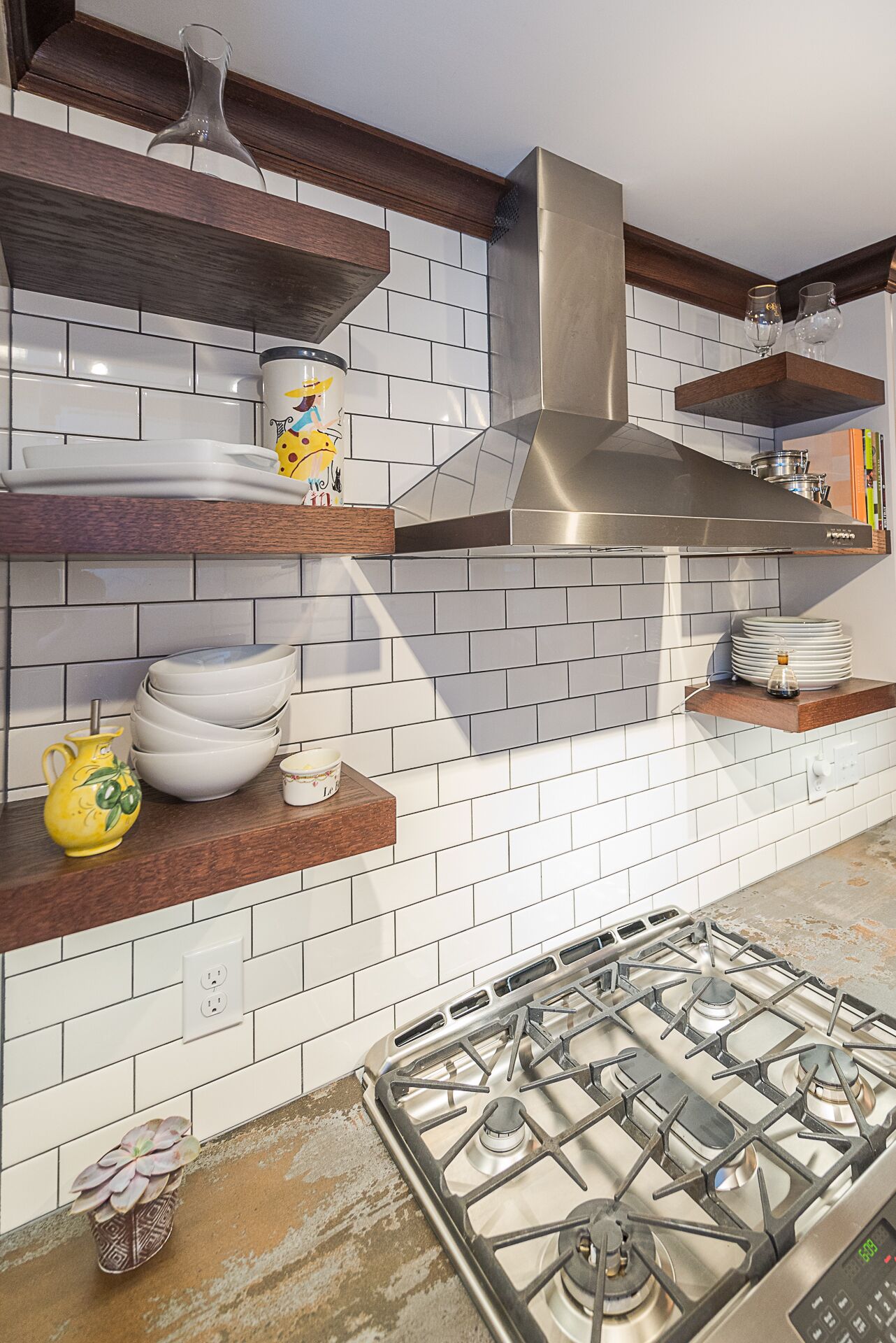 2 beers on tap, like new renovated home between Target Center & airport