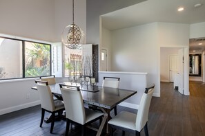 Dining - Dream vacation rental! Spacious and comfortable, Family and pet friendly. (Palm Desert)