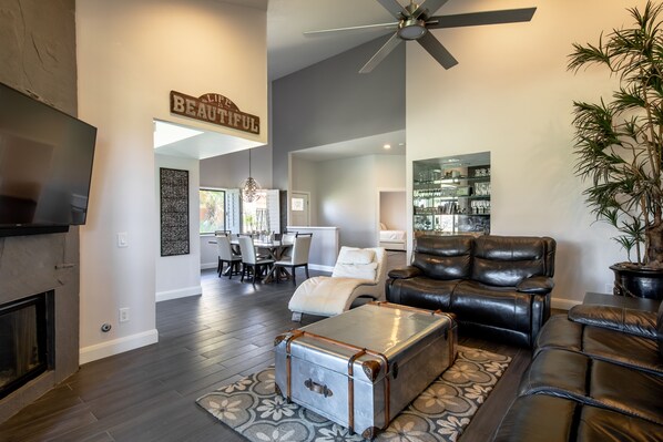 TV connectée, cheminée