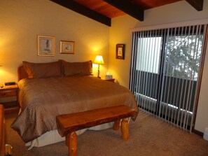 2 habitaciones, escritorio, tabla de planchar con plancha y wifi gratis 