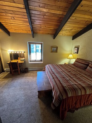 2 Schlafzimmer, Schreibtisch, Bügeleisen/Bügelbrett, kostenloses WLAN