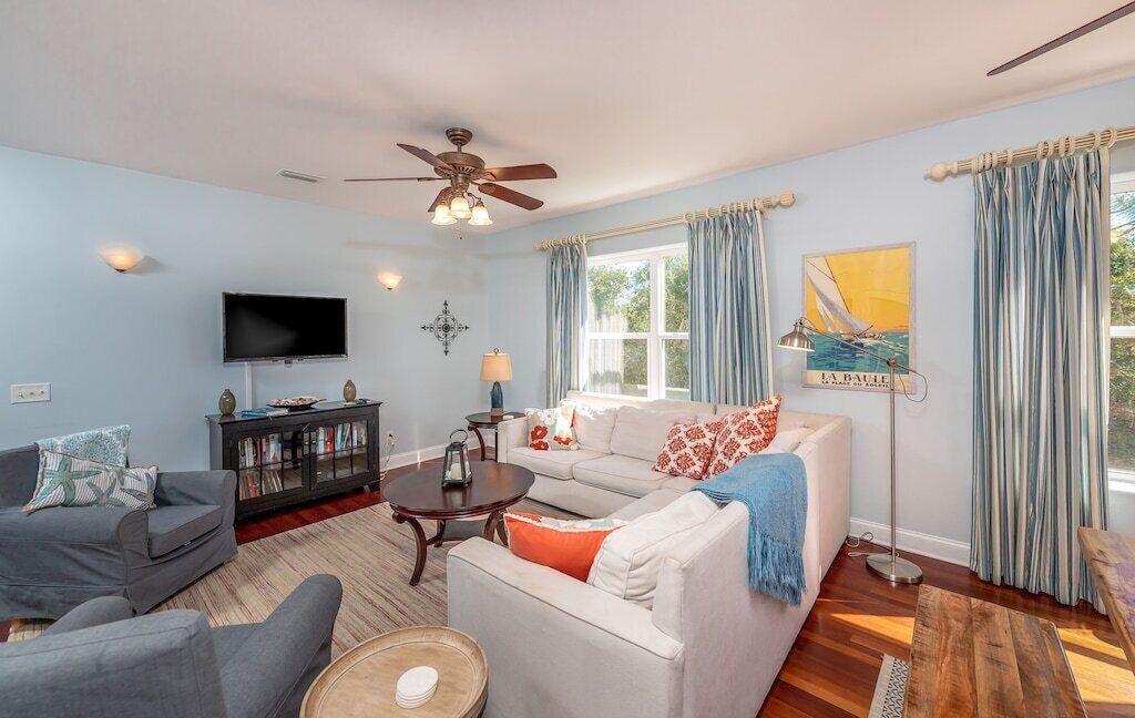 Ocean Song - Beach Condo with Private Pool and Elevator