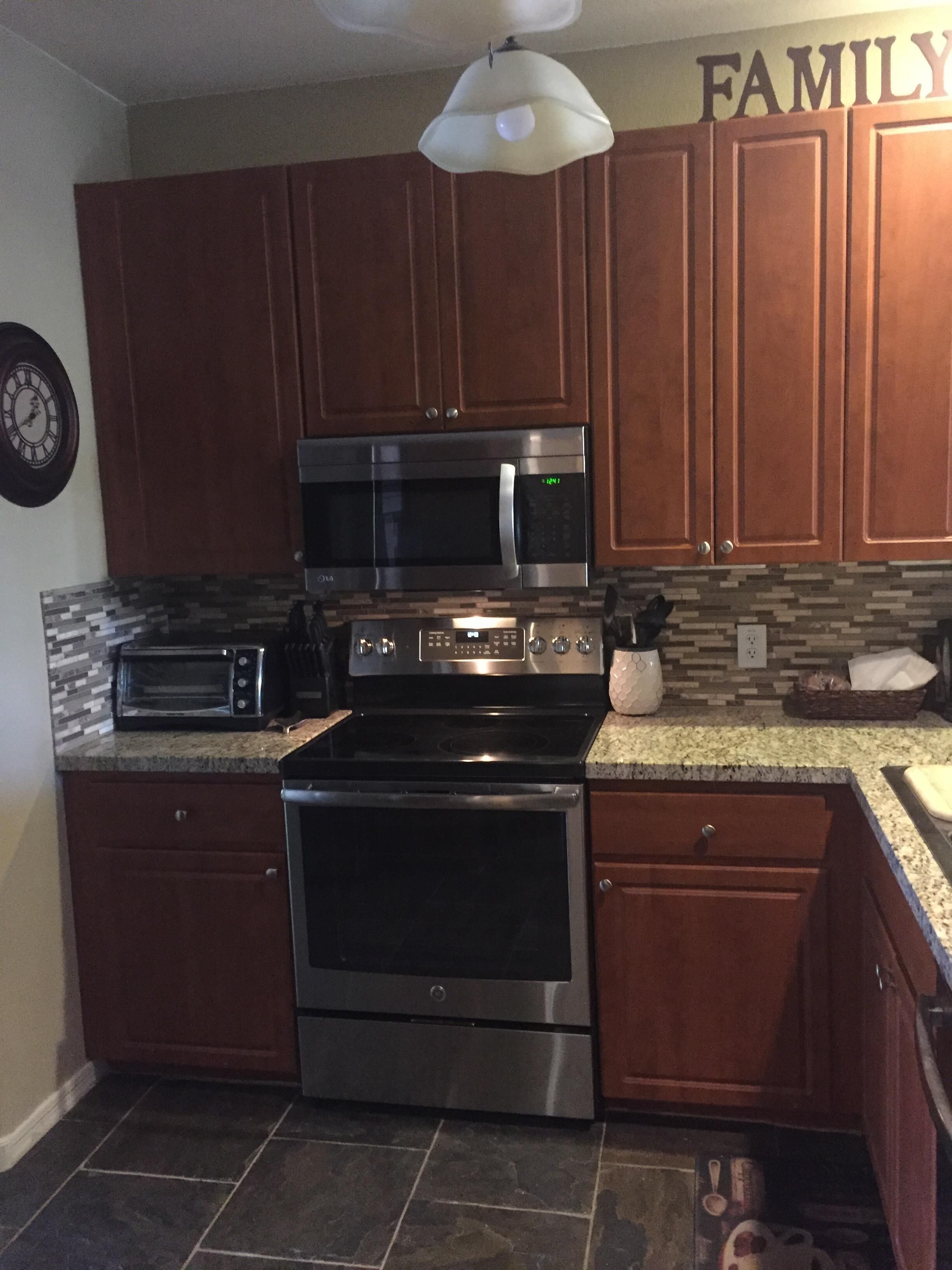 Upgraded 2 Bed/ 2 Bath Condo On Ground Level (No Smoking, No Pets)