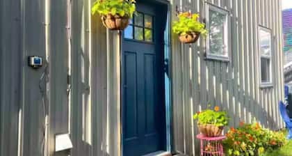 Viehättävä ja viehättävä 1 makuuhuone historiallisessa rakennuksessa on Downtown Seward