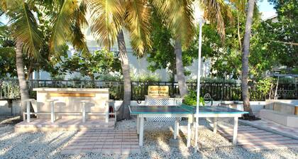 Vida de lujo frente al mar, interior y exterior, vista al golfo, piscina, 2 parrillas, kayak!
