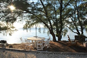 Outdoor dining - Waterfront Luxury Living Inside & Out, Gulf View, On the Water!! (Marathon)