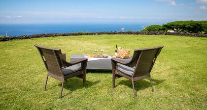 Delightful Artful Bungalow on Historic Estate Property. Choice Holualoa!