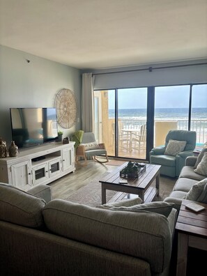 Smart TV, DVD player, stereo