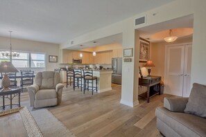 Smart TV, DVD player, books, stereo