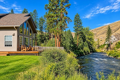 Riverhouse Retreat on East Fork of the Bitterroot - Stunning Views & Tranquility