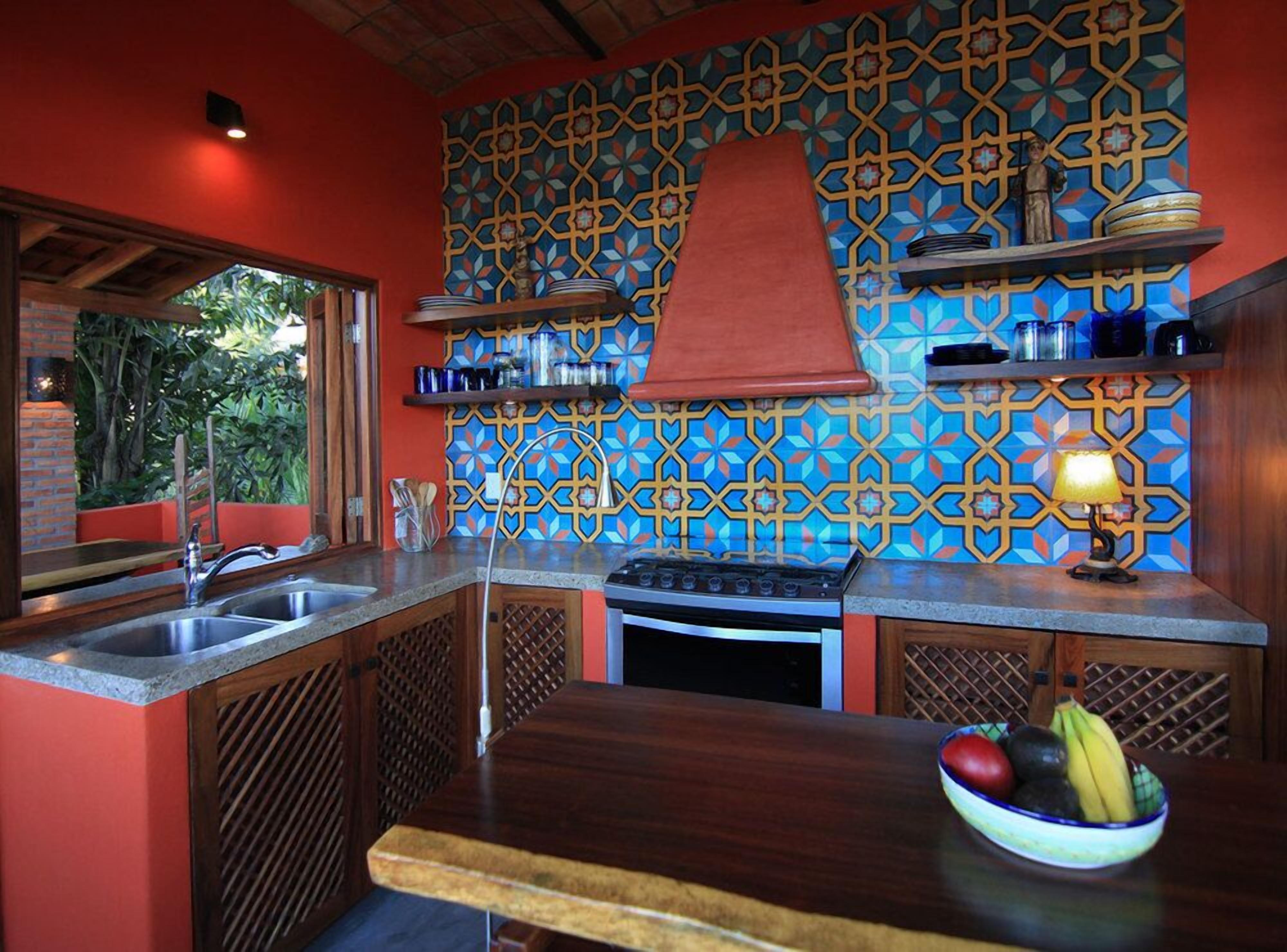 Stylish estate with 6 bedrooms available for groups/families of 12 or fewer