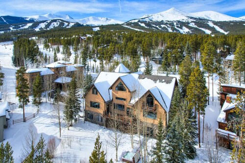 Ski In/Out-Sleeps 18, 9,000 Sq Ft-Hot Tub-Pool Table-Mtn Views-Theatre Rm
