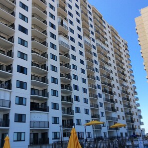 Exterior - Gorgeous Direct Oceanfront (Ocean City)
