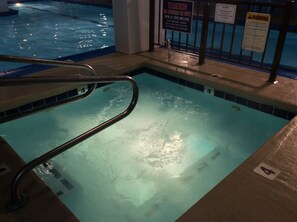Piscina coperta, piscina all'aperto
