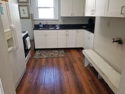 BEST VALUE IN TOWN! Cozy, Old World Charm Near Lambeau