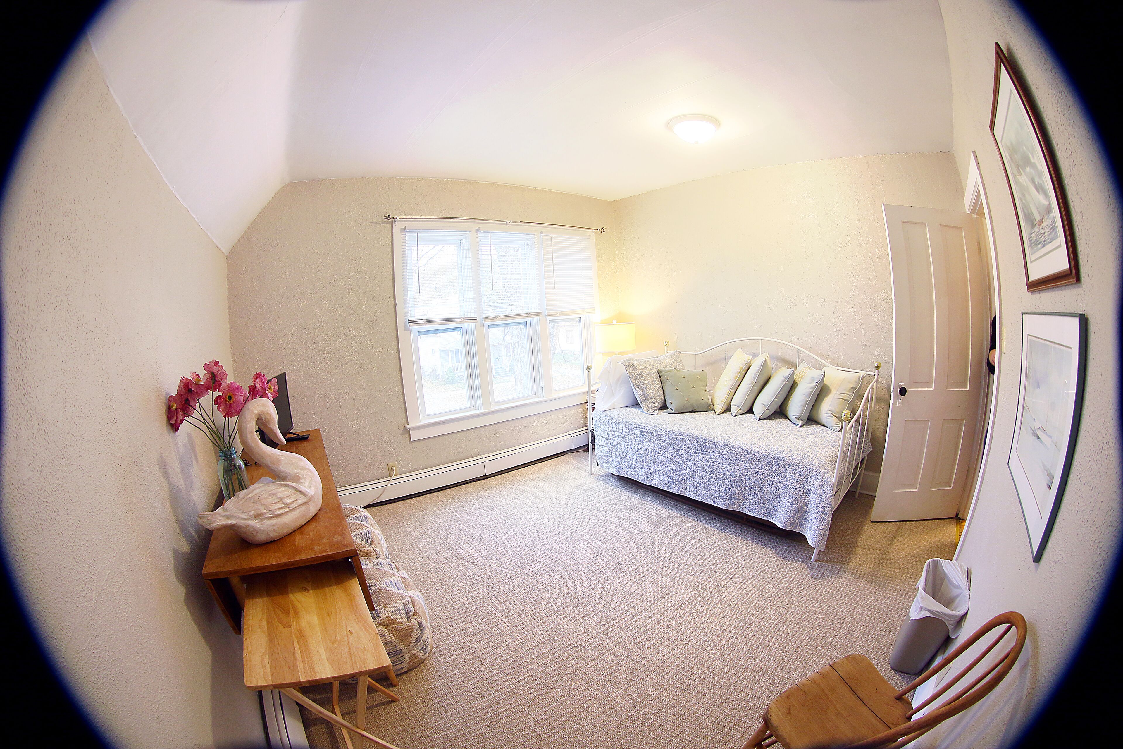 BEST VALUE IN TOWN! Cozy, Old World Charm Near Lambeau