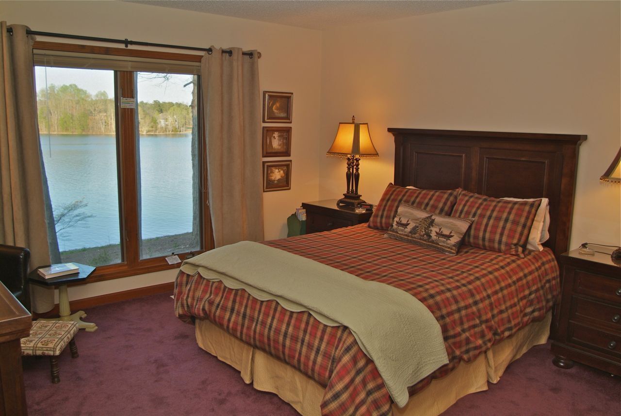 WHITE SAND BEACH, UV HVAC PROTECTED- NEW F. RING & PVT DOCK-DEEP WATER