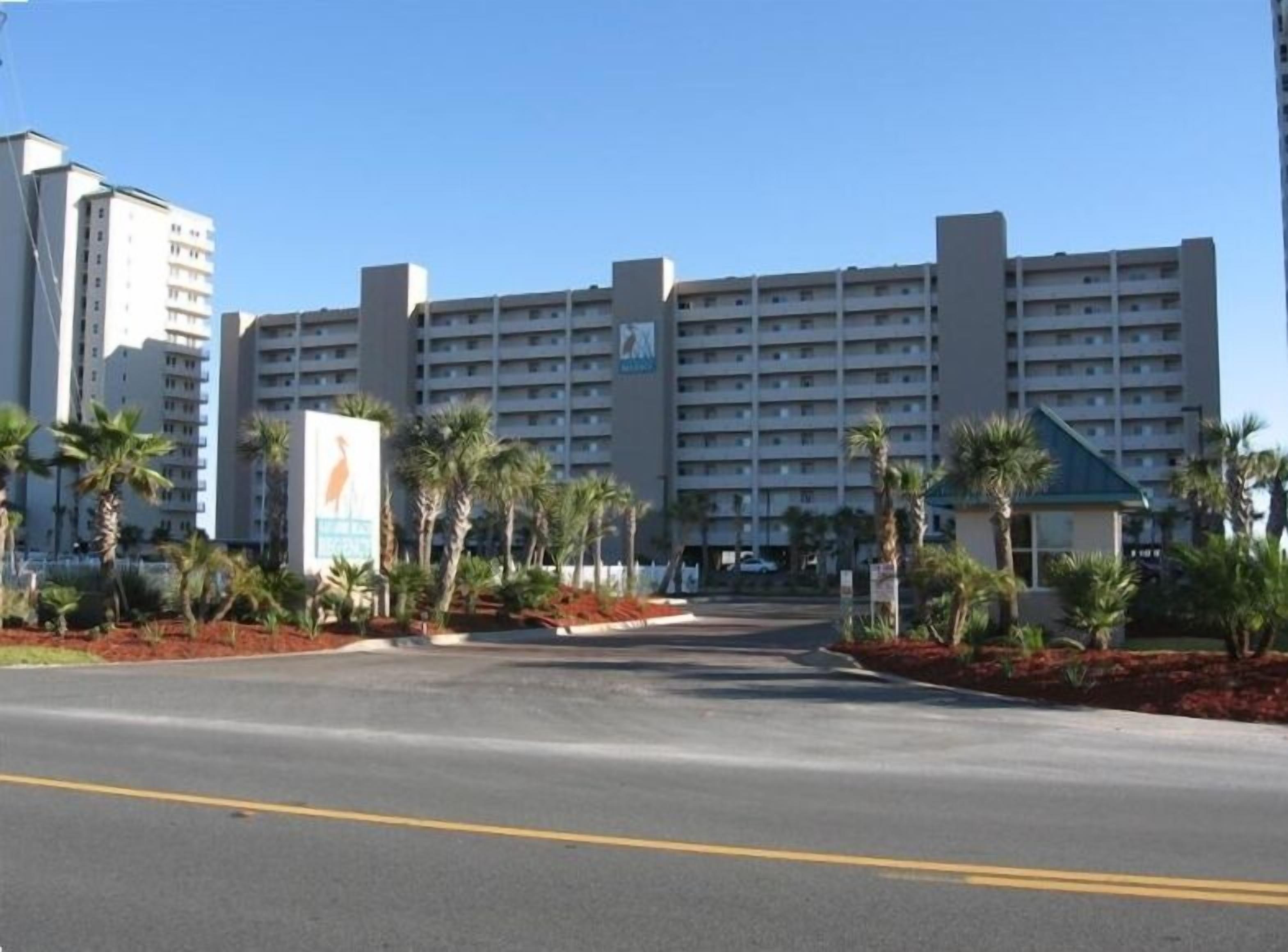 Spacious, Beachy ~ OPEN FOR LABOR DAY WEEKEND - DISCOUNTED!