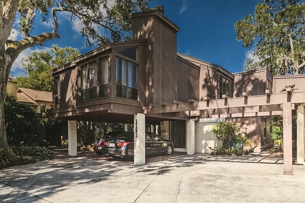 Quiet brick street in the heart of Winter Park.