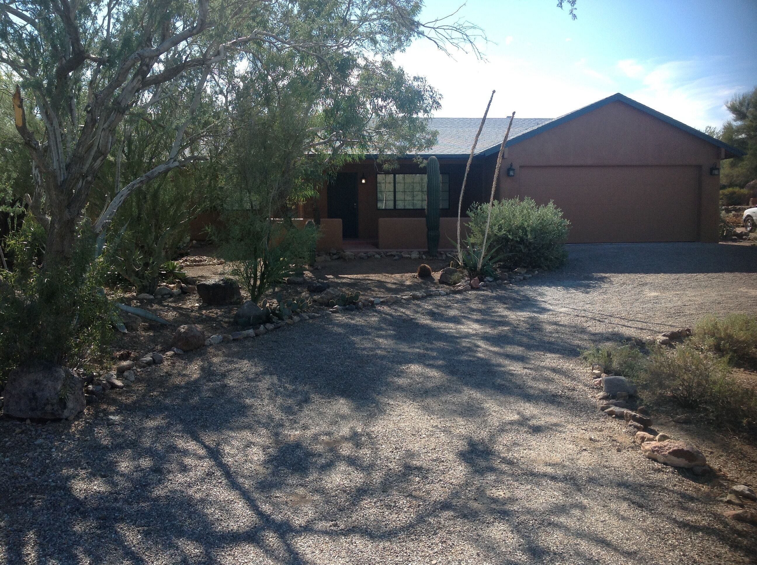 Casa Graciosa (Gracious Home), Nestled In Quiet Desert Neighborhood