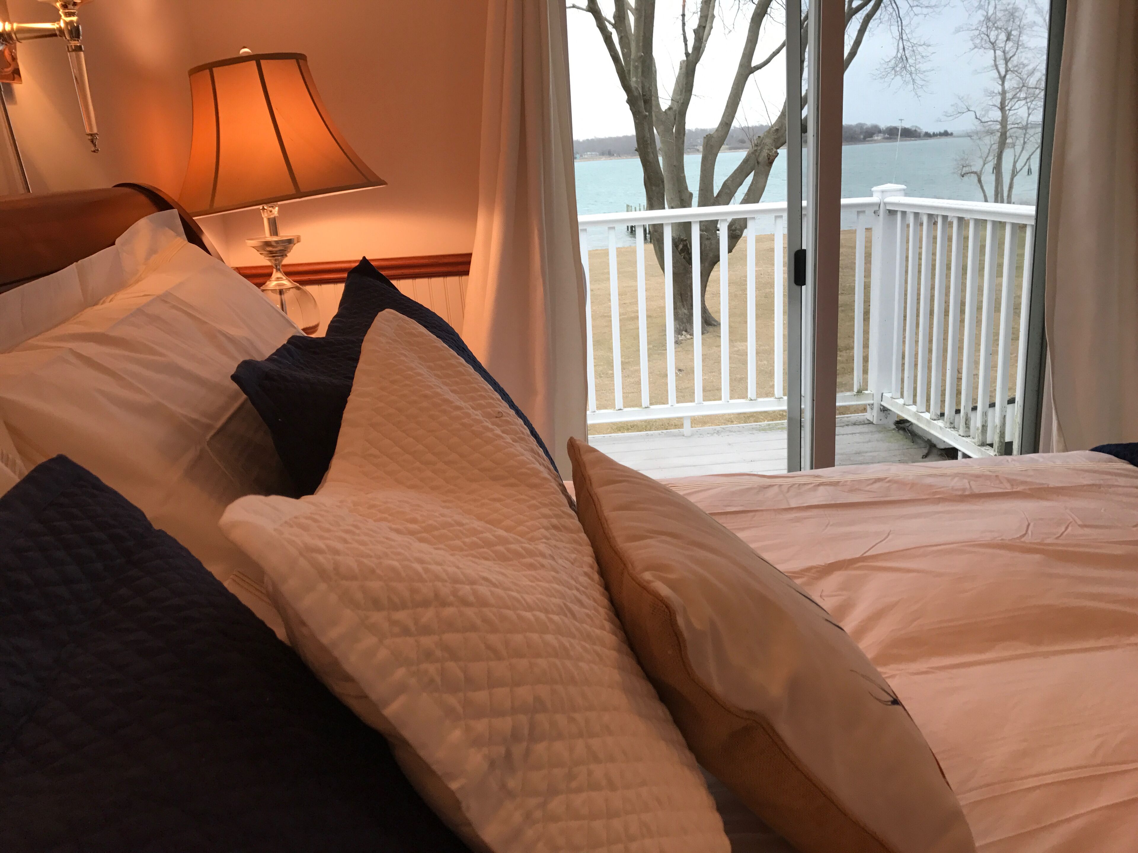 4 bedrooms, desk, iron/ironing board, WiFi