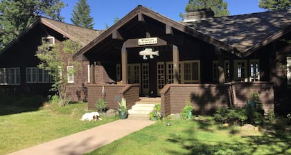 Historic Point Comfort Lodge on Upper Klamath Lake at Rocky Point