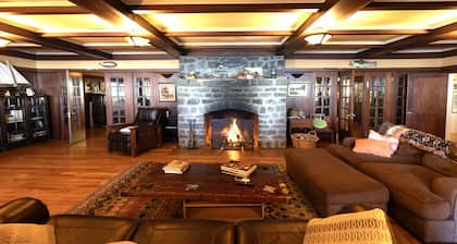 Historic Point Comfort Lodge Upper Klamath järven