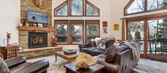 East Vail Mountain Home - VRBO Rated 5 Star Guest Favorite ToV STR Lic. # 026398