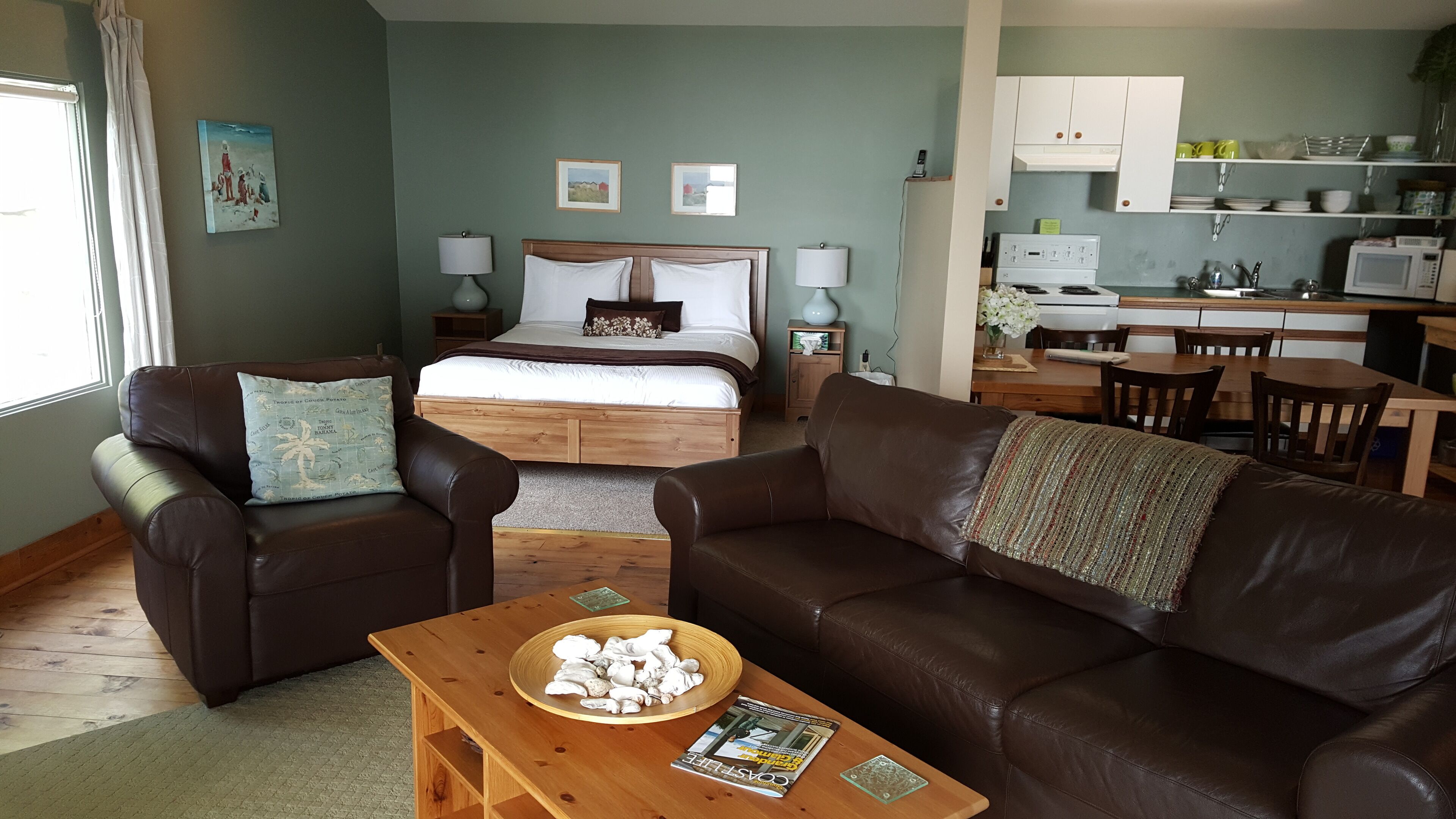 Beachside Island Vista Cottage, Beach, Ocean Views, Hot Tub