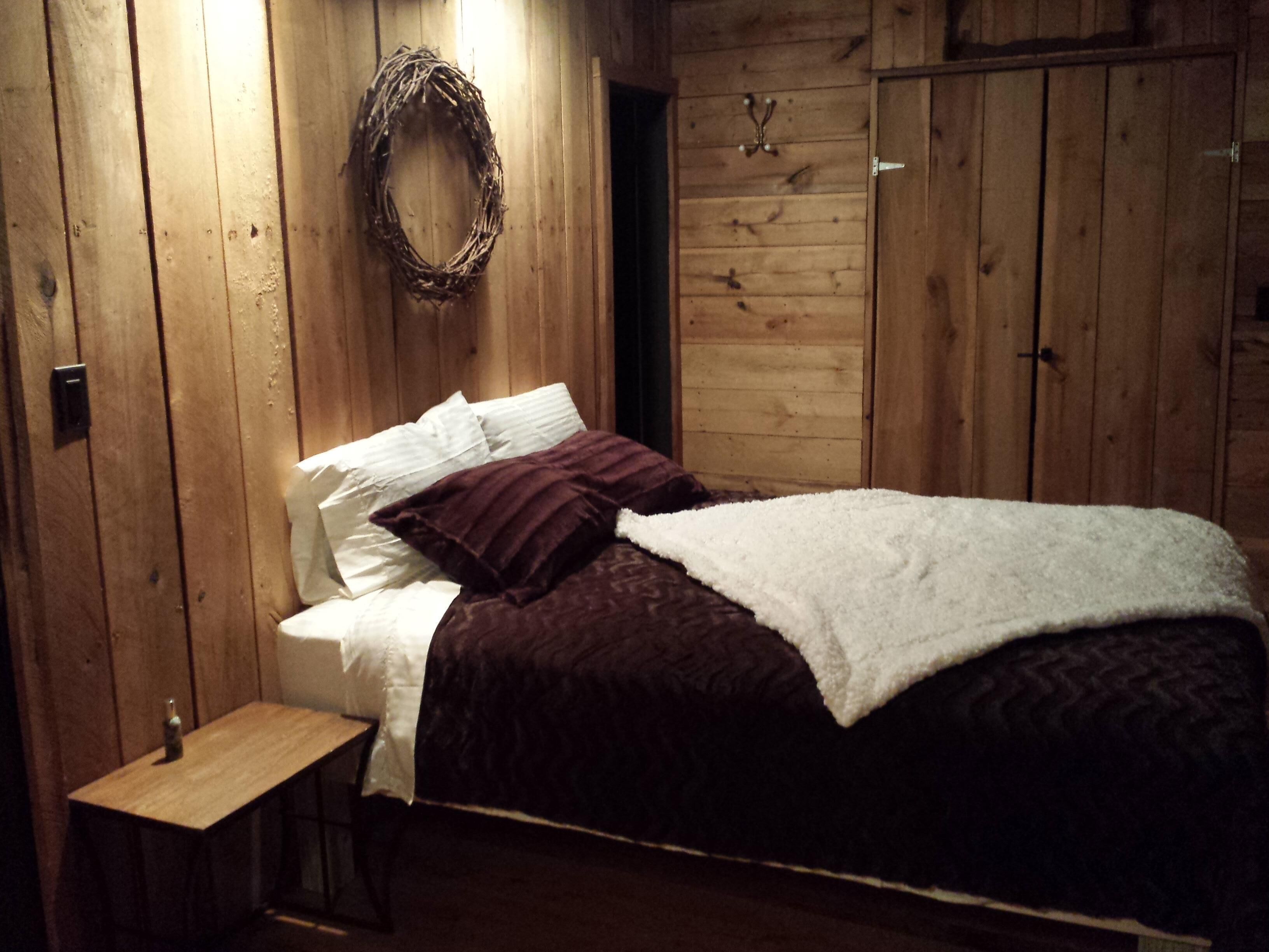 Seven Springs Cabin - Fox Tail Chalet - Authentic, Pet Friendly Log Cabin Chalet