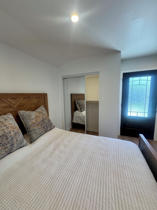 1 bedroom, desk, iron/ironing board, free WiFi