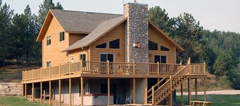 ** NY LISTE ** McCaskell Cabin ~ Hvelvede tak, tregulv, gasspeis