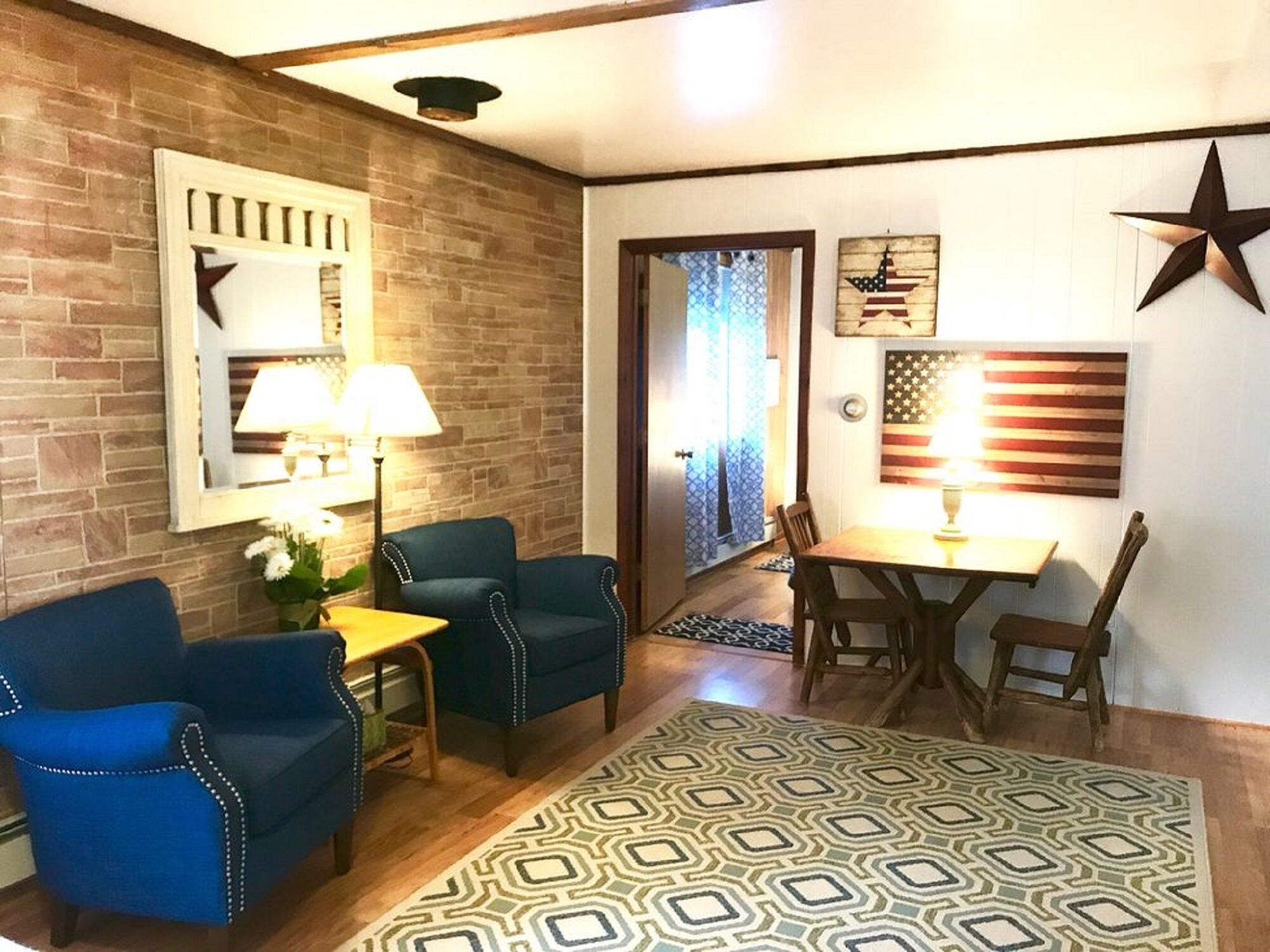 Family Friendly Home on Lake Superior! Wake up to a Pictured Rocks Sunrise!