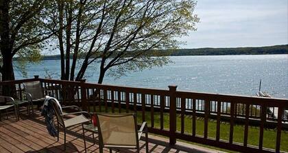 3-Bedroom Home on Munising Bay