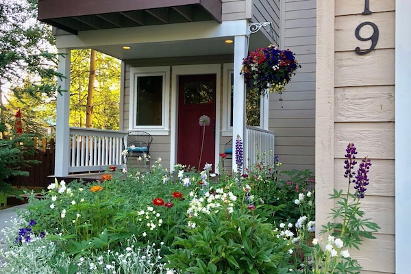 Welcome to 819 Belleview Ave.