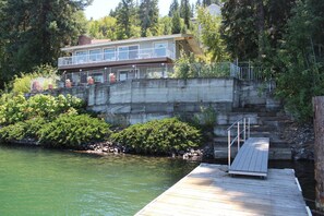Exterior - Charming Hayden Lakefront near Honeysuckle Beach and minutes to town (Hayden Lake)