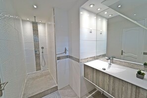 Hair dryer, towels - Grand Case beach (Grand Case)
