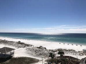 Am Strand, Liegestühle, Strandtücher