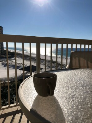 Outdoor spa tub - Gulf View, Steps from the Beach, Family Friendly (Destin)