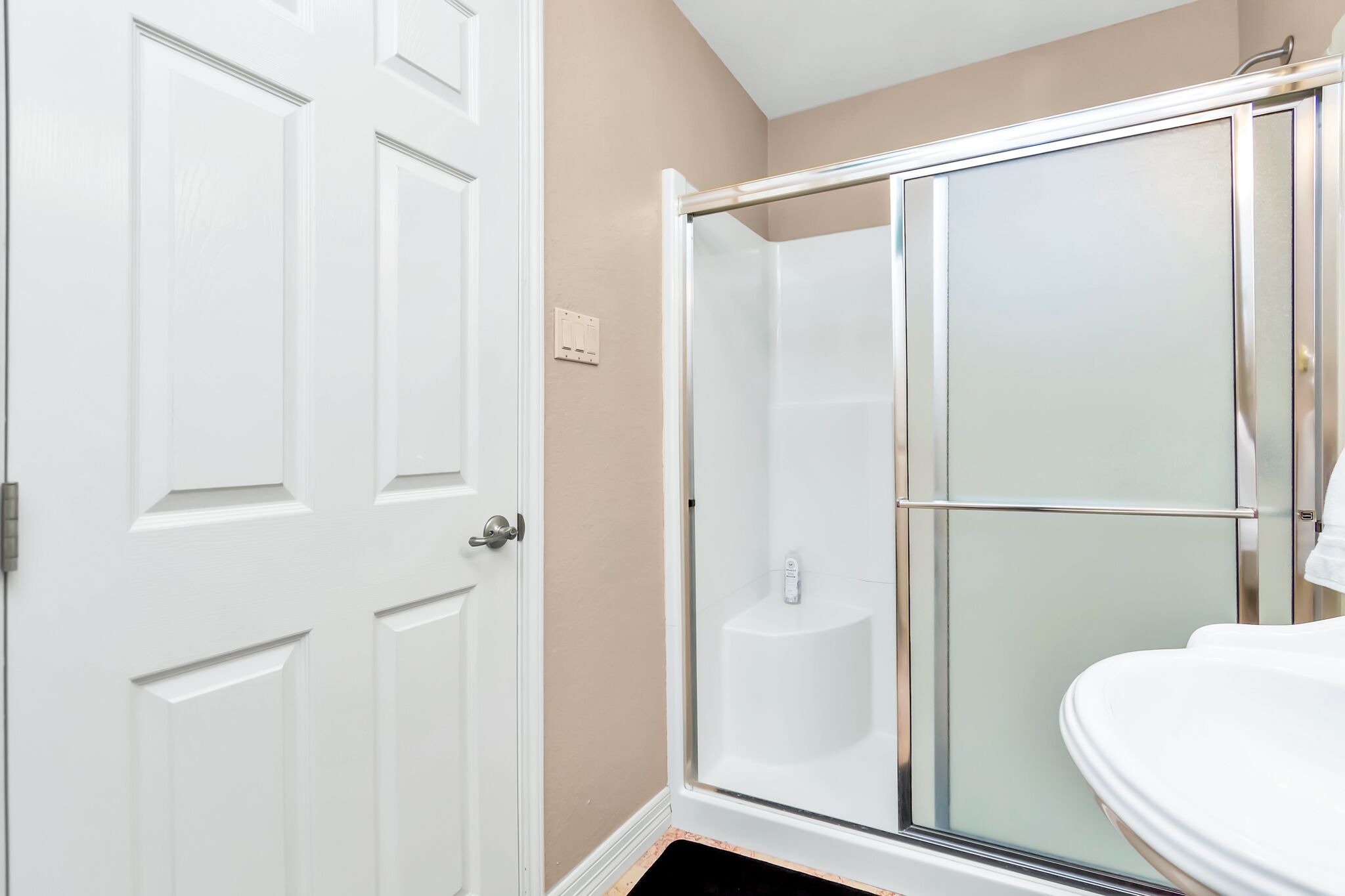 Spacious Peaceful Getaway for the whole Family with Private Pool (Sleeps 20+)