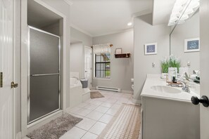 Ducha y bañera combinadas, bañera de hidromasaje y secador de pelo