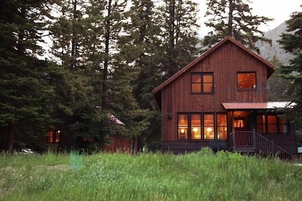 Lamar Valley Cabins "The Lamar" in summer