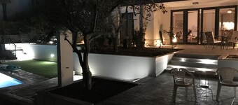 Spacious Sea View Terrace Apartment