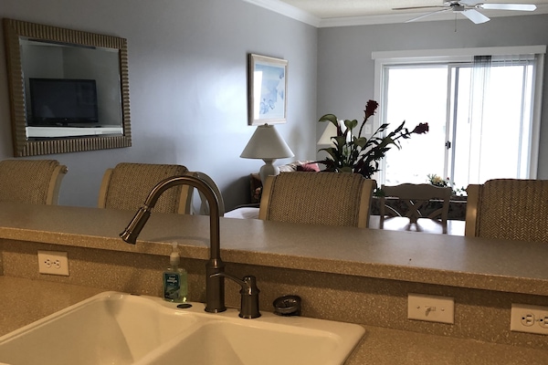 Breakfast Bar