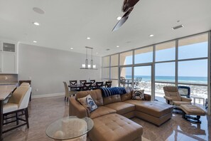 Smart TV, fireplace, stereo - Sandcastle 🌊 Beachfront Townhome | Viking Kitchen, Steam Spa, Elevator + Views (Pensacola Beach)