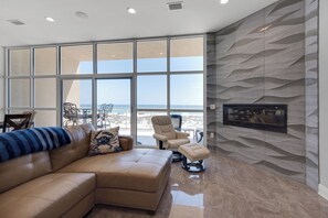 Smart TV, fireplace, stereo - Sandcastle 🌊 Beachfront Townhome | Viking Kitchen, Steam Spa, Elevator + Views (Pensacola Beach)