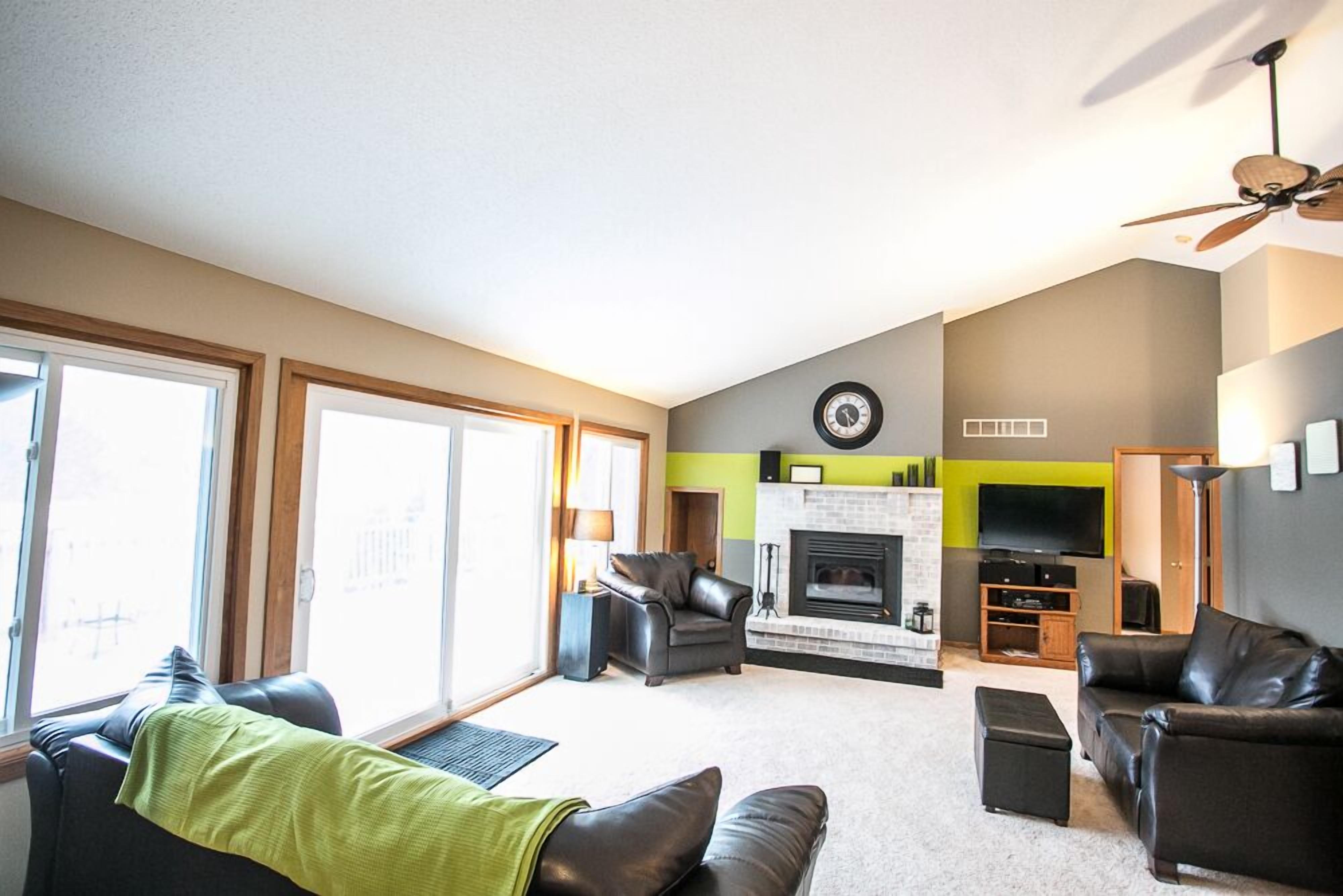 Scrapbooking/Vacation Retreat House Close To Mayo Clinic. Waterfront, peaceful!!