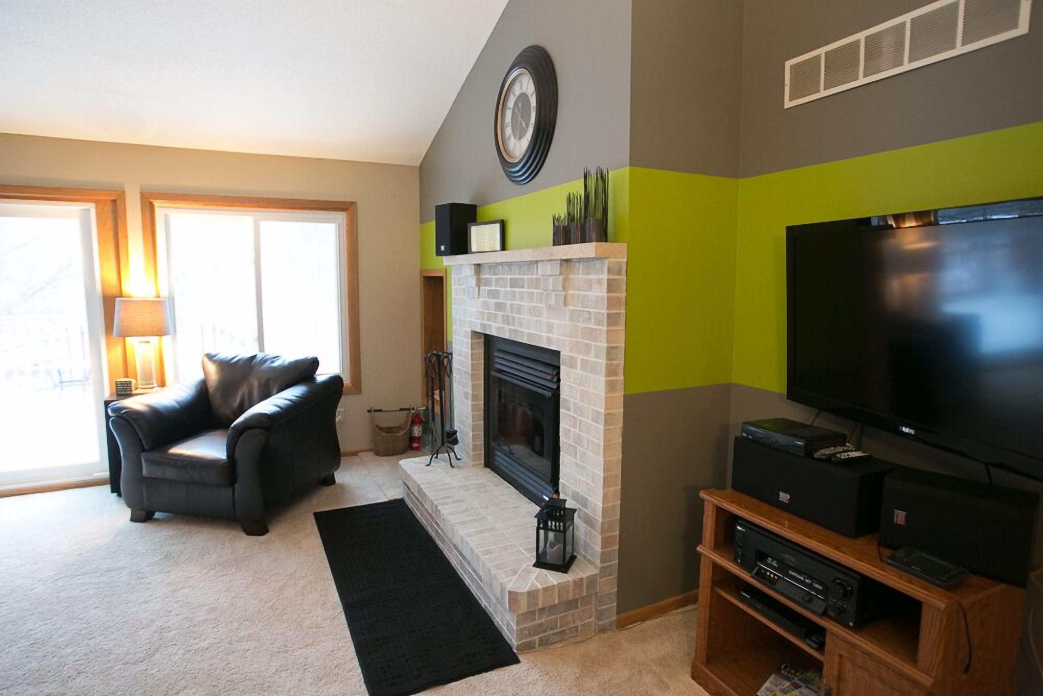 Scrapbooking/Vacation Retreat House Close To Mayo Clinic. Waterfront, peaceful!!