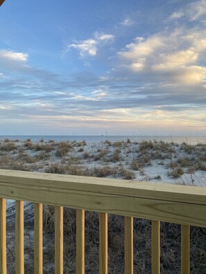 Utsikt mot strand/hav